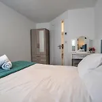 One-Bedroom Ground Floor Apartment In Birmingham With Parking
