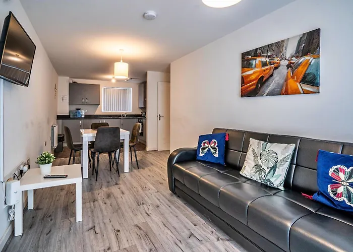 One-Bedroom Ground Floor Apartment In Birmingham With Parking