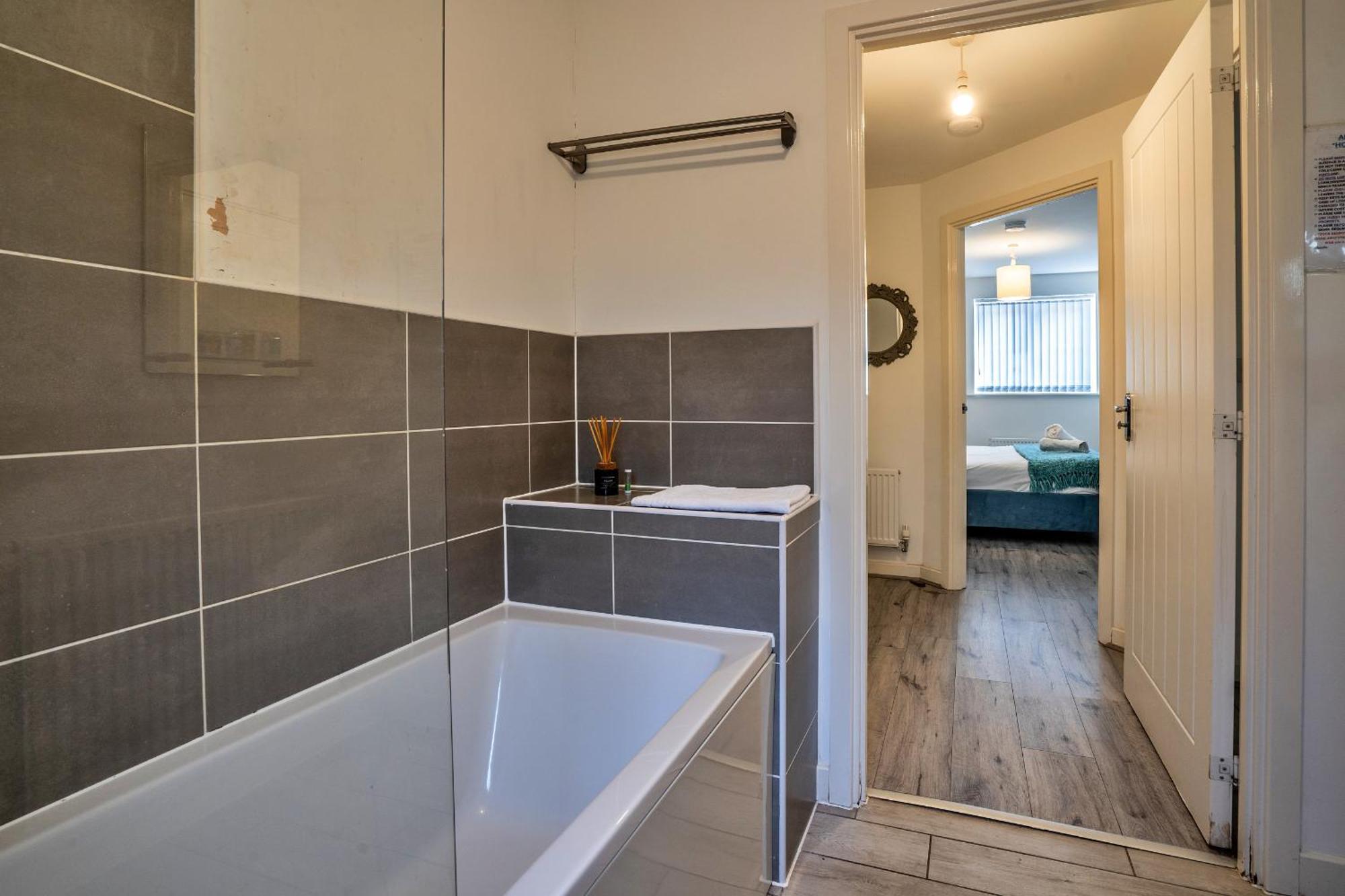 One-Bedroom Ground Floor Apartment In Birmingham With Parking Birmingham