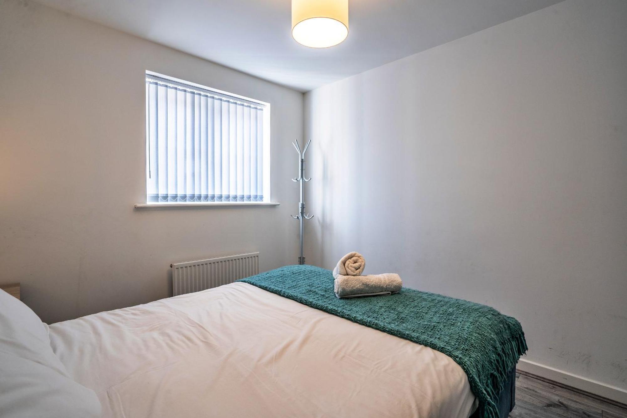 One-Bedroom Ground Floor Apartment In Birmingham With Parking Apartment