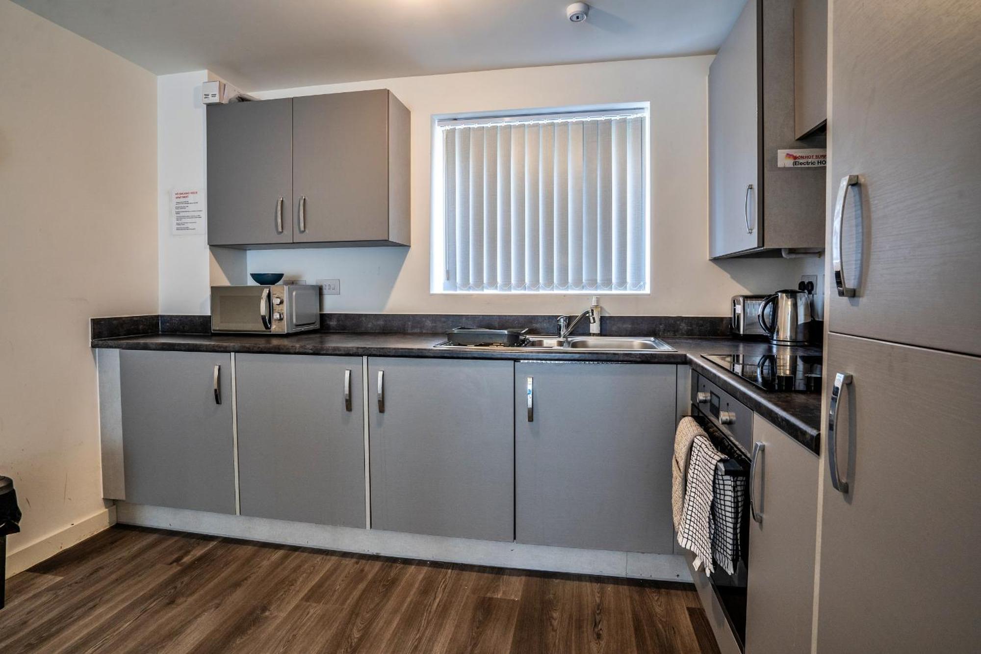 One-Bedroom Ground Floor Apartment In Birmingham With Parking *