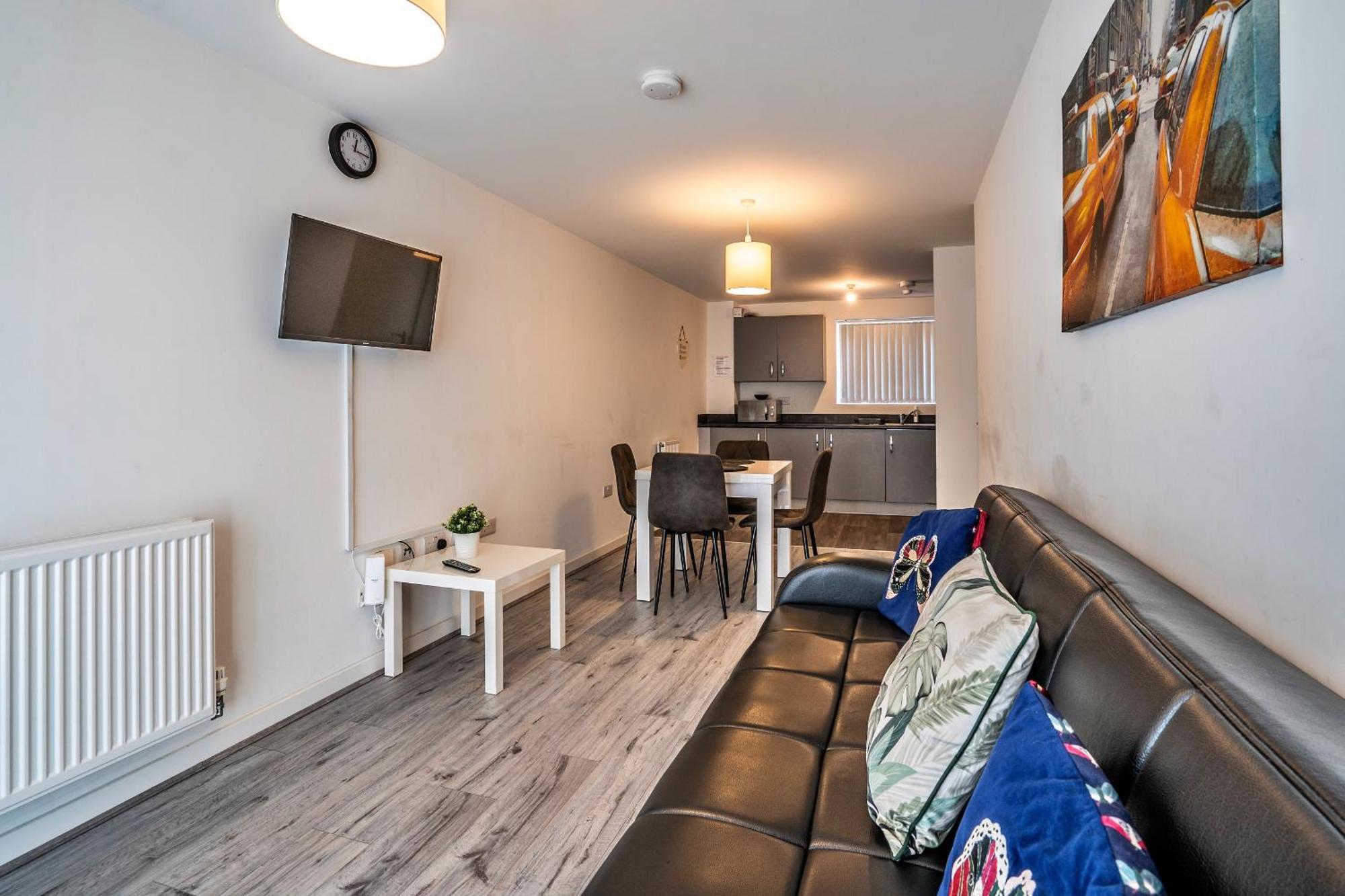 One-Bedroom Ground Floor Apartment In Birmingham With Parking * Birmingham