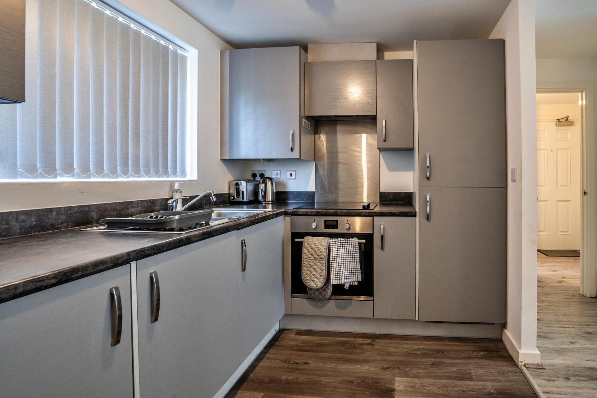 Apartment One-Bedroom Ground Floor Apartment In Birmingham With Parking