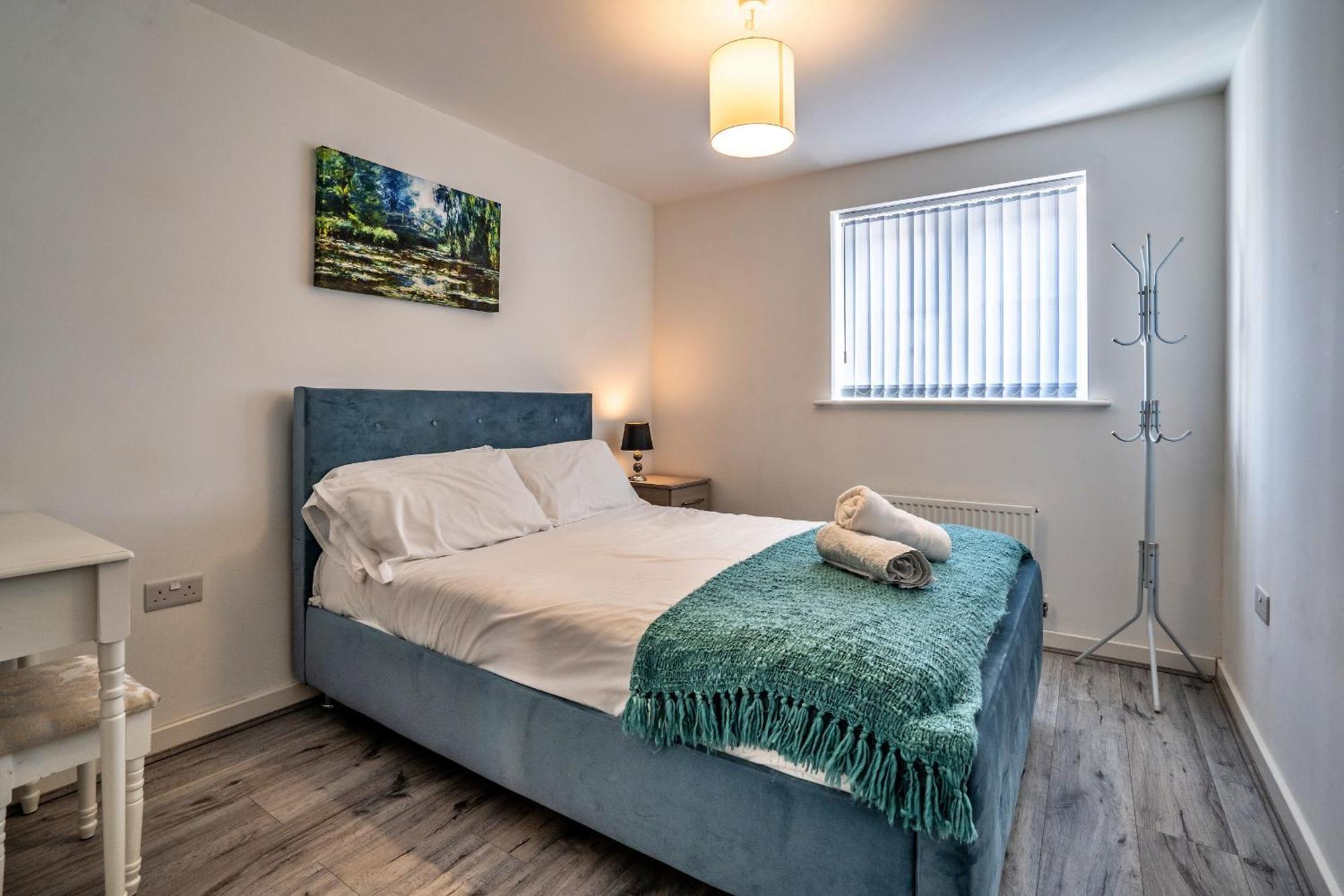 One-Bedroom Ground Floor Apartment In Birmingham With Parking