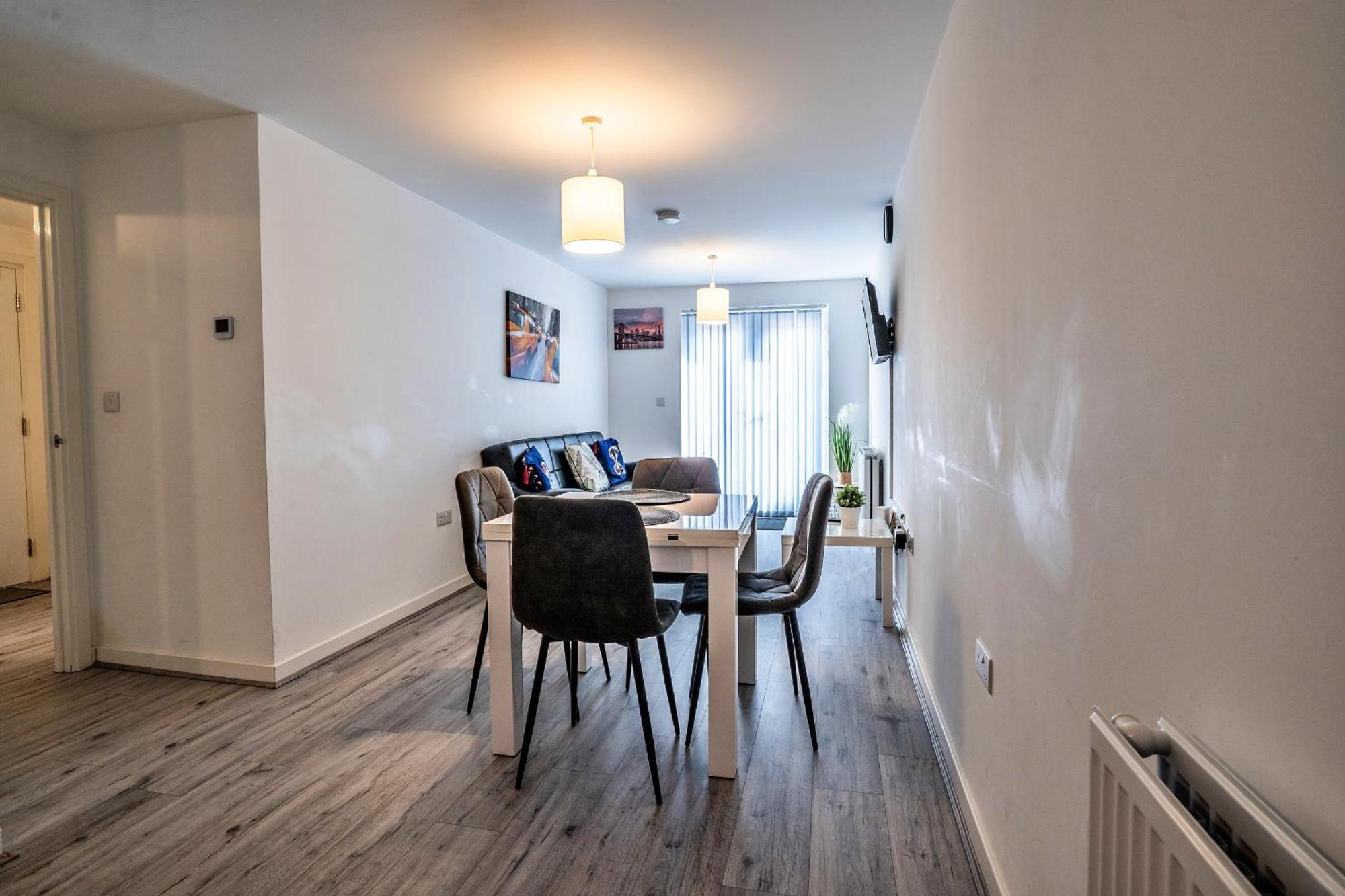 One-Bedroom Ground Floor Apartment In Birmingham With Parking